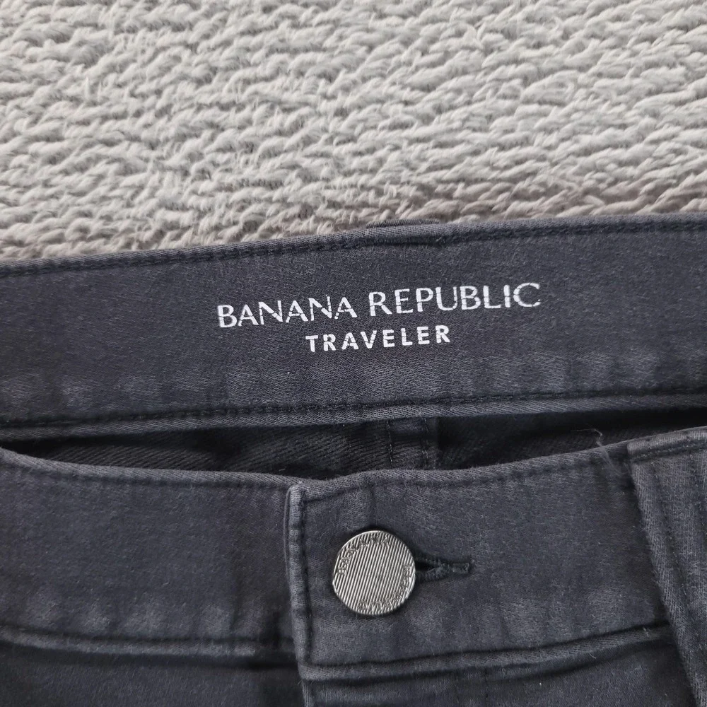Banana Republic Jeans Mens 31x30 Gray Traveler Athletic Tapered Stretch Denim